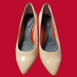 Rockport Total Motion Womens Beige Patent Leather Pointed-Toe Heels Size 5.5